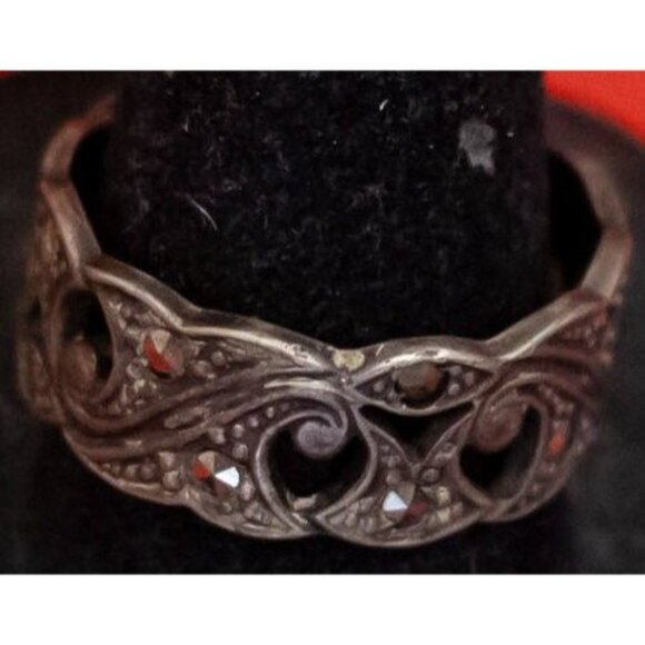 Size 8, Vintage Sterling Silver Intricate Stylized Ring - O36 - Picture 2 of 4